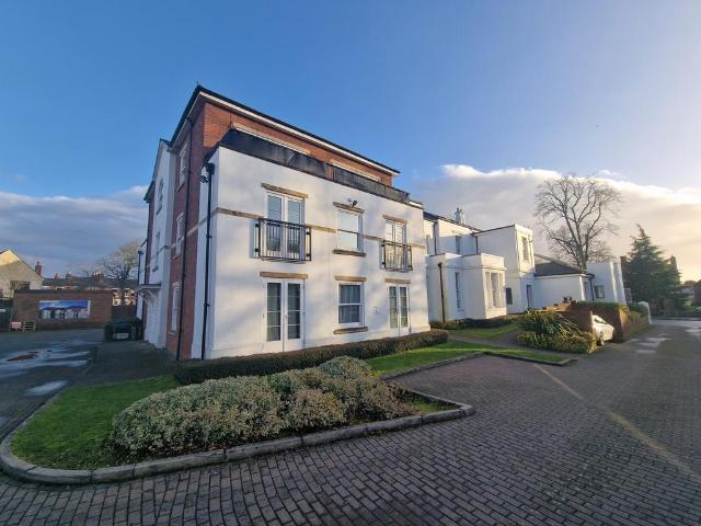 Flat for rent in Compton, West Midlands