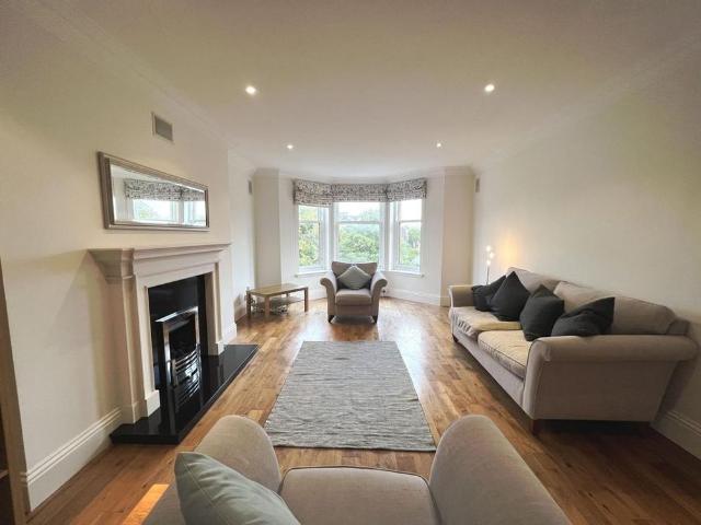 Apartment for rent in Dowanhill, Scotland