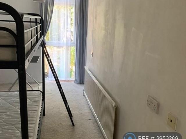 Apartment for rent in London Borough of Merton, South Wimbledon