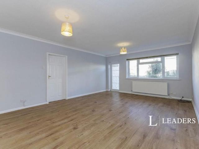 Apartment for rent in Weybridge, Elmbridge