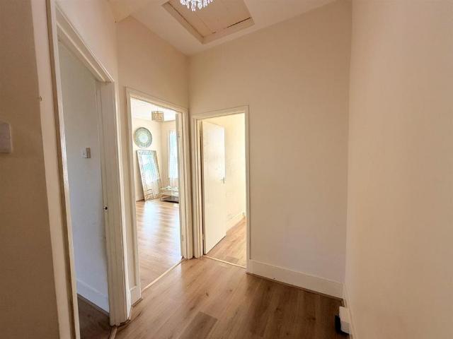 Flat for rent in Southend City Centre Neighbourhood, Alton Barnes