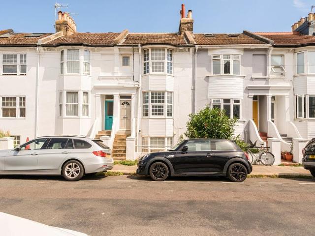 Flat for rent in Aldrington