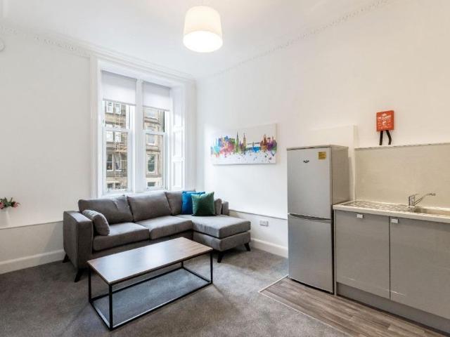 Apartment for rent in Hillside, Leith
