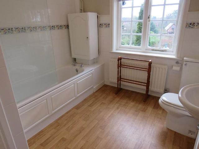 Apartment for rent in Cliff Hill, Green Close