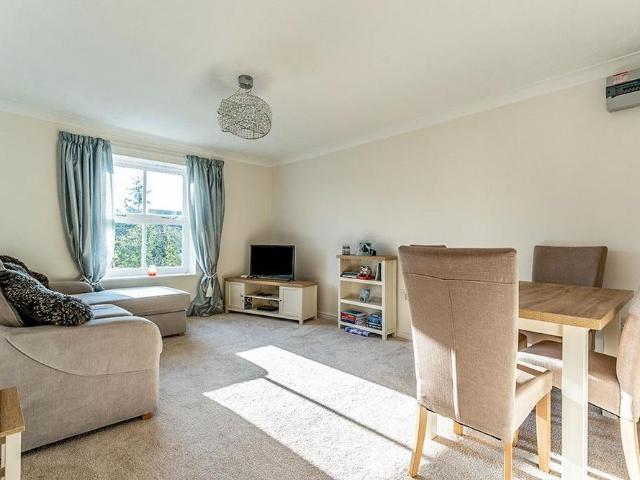Apartment for rent in St. Marys Island, Gillingham