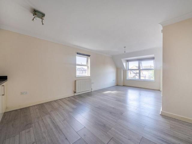 Apartment for rent in Penge, Greater London