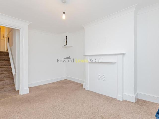Apartment for rent in Brownswood Park, Greater London