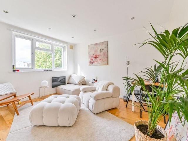 Apartment for rent in Maida Hill, Greater London