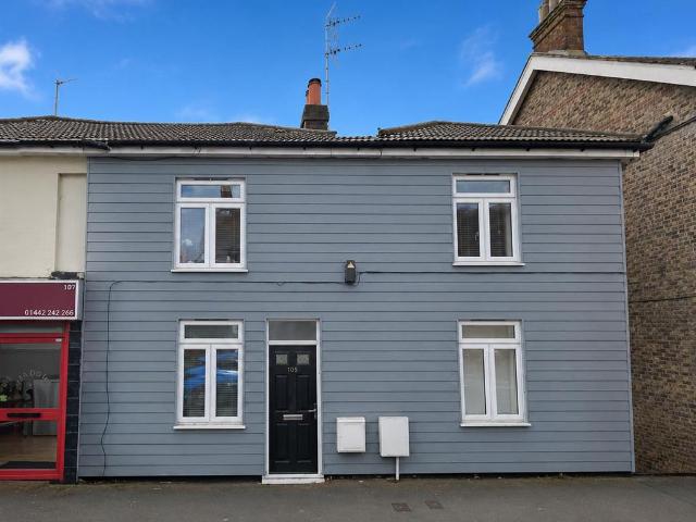 Flat for rent in World's End, Perryfields