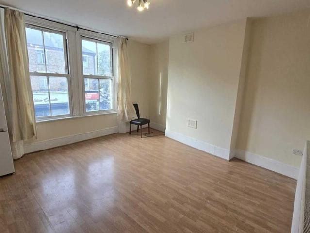 Apartment for rent in London Borough of Merton, Greater London