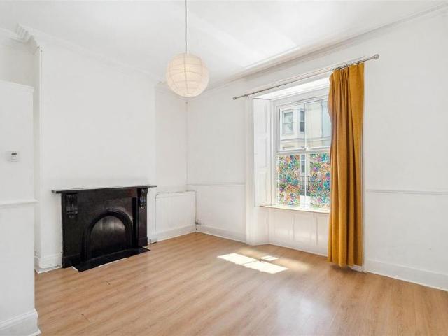 Apartment for rent in Pennycomequick, Mount Wise