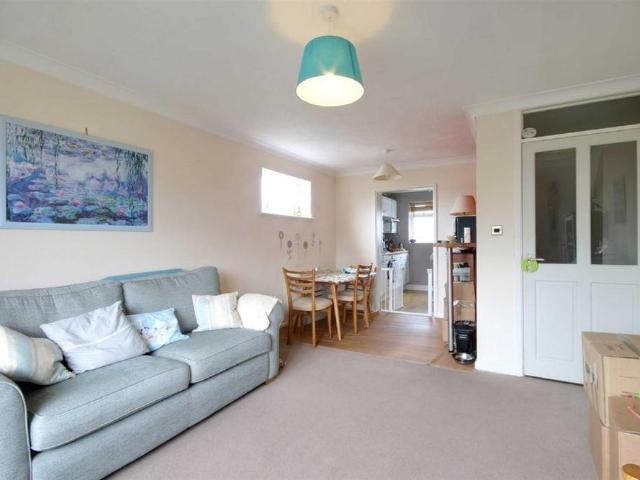 Apartment for rent in Littlecote, West Sussex