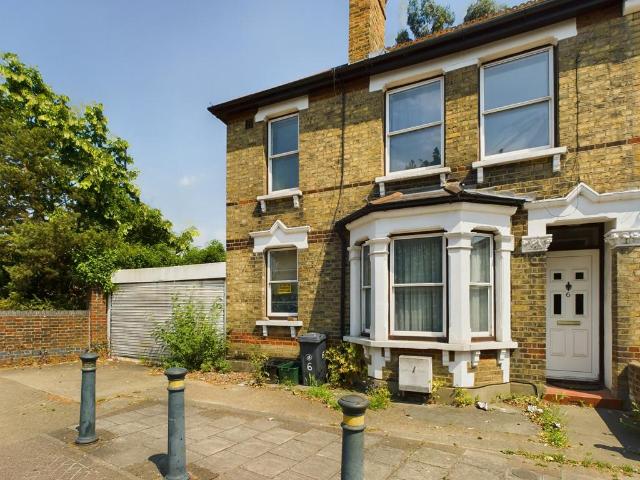 Flat for rent in Bromley, Plaistow
