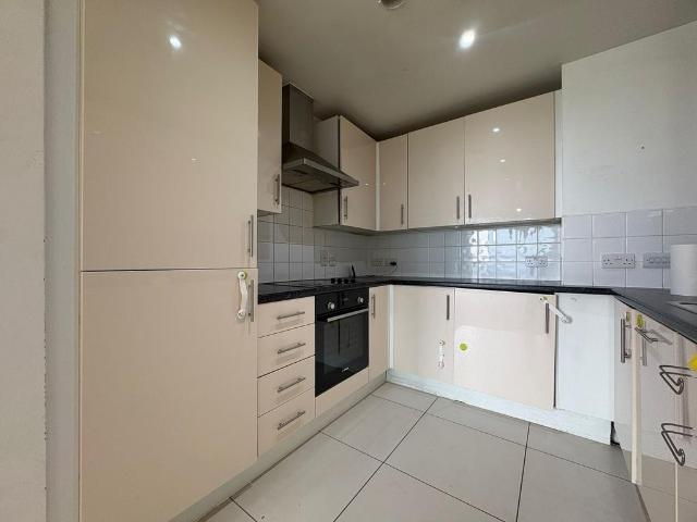 Flat for rent in Hayes, Greater London