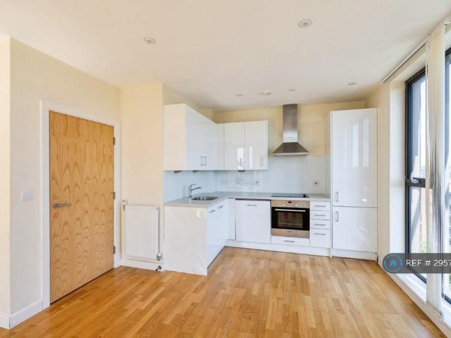 Flat for rent in Longlands, Halfway Street