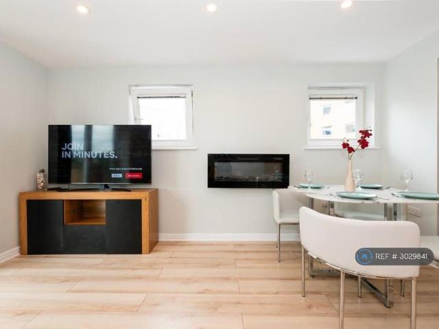Apartment for rent in London Borough of Hounslow, Greater London