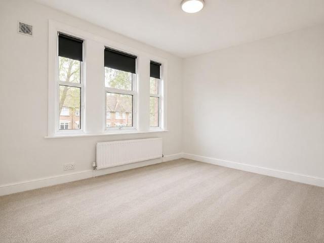 Apartment for rent in Snaresbrook, Greater London