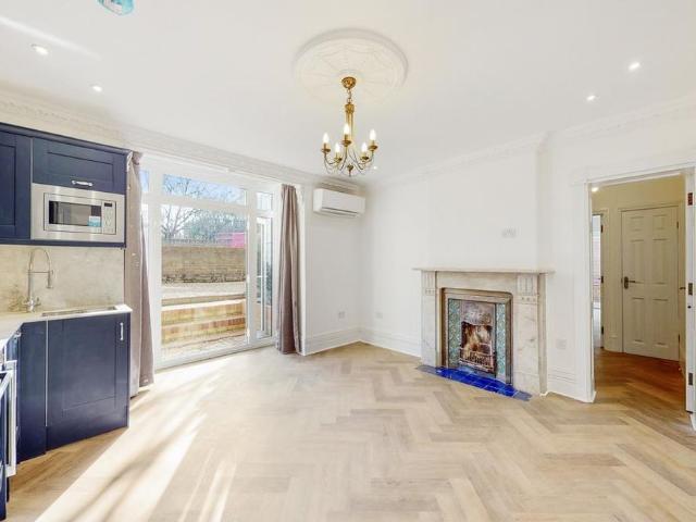Apartment for rent in London Borough of Ealing, Greater London