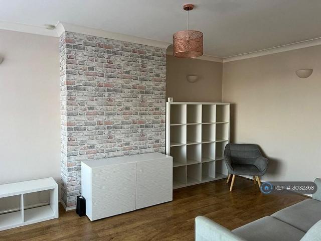 Apartment for rent in Chingford Mount, Highams Park