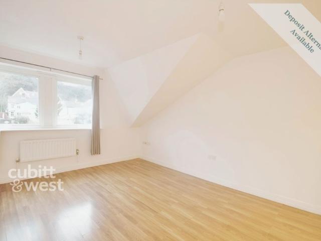 Apartment for rent in Redhill, Reigate and Banstead