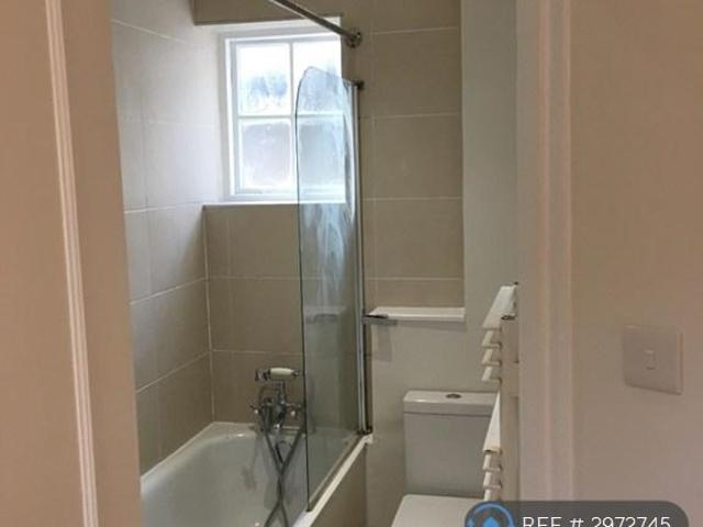 Flat for rent in Streatham Hill, Greater London