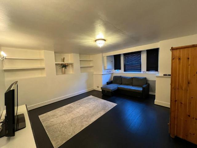 Flat for rent in Stamford Hill, Greater London