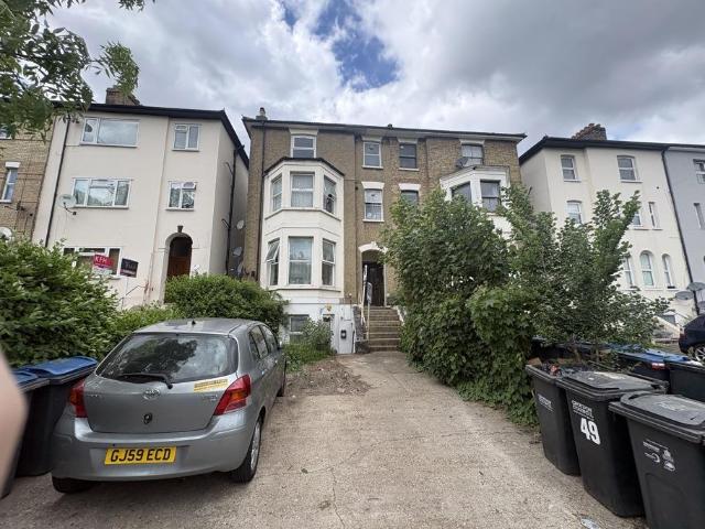 Flat for rent in London Borough of Croydon, Selhurst
