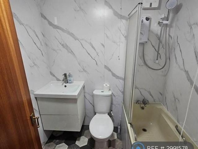 Apartment for rent in Belle Isle, West Yorkshire
