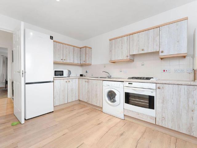 Flat for rent in Meadowbank, Scotland