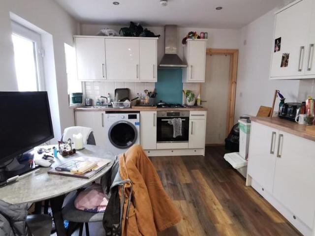 Apartment for rent in Nangreaves, Wales