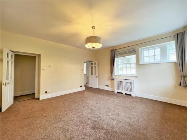 Apartment for rent in Horsell, Woking