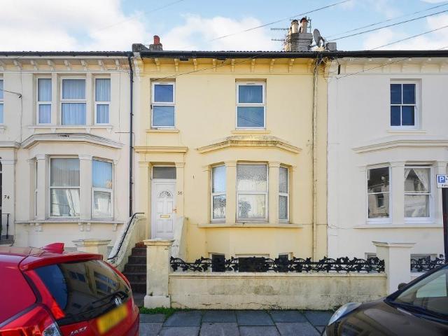 Flat for rent in Aldrington
