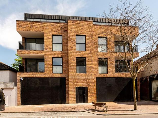 Flat for rent in London Borough of Croydon, Purley