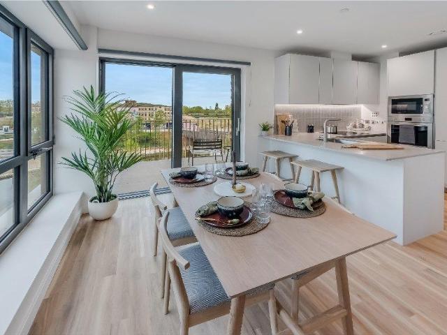 Flat for rent in London Borough of Ealing, Greater London