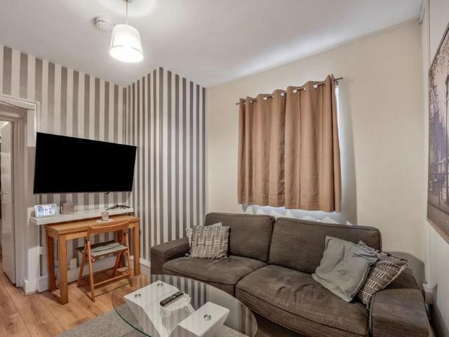 Apartment for rent in Harlesden, Greater London
