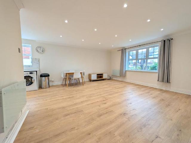Apartment for rent in North Finchley, Greater London