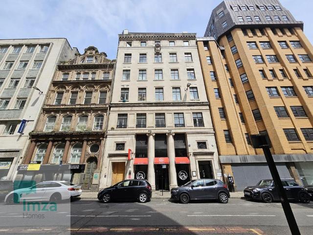 Flat for rent in Calderstones