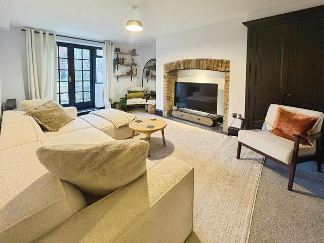 Apartment for rent in Golden Valley, Gloucestershire