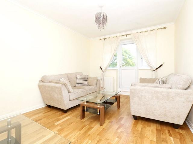 Apartment for rent in Colney Hatch, Greater London