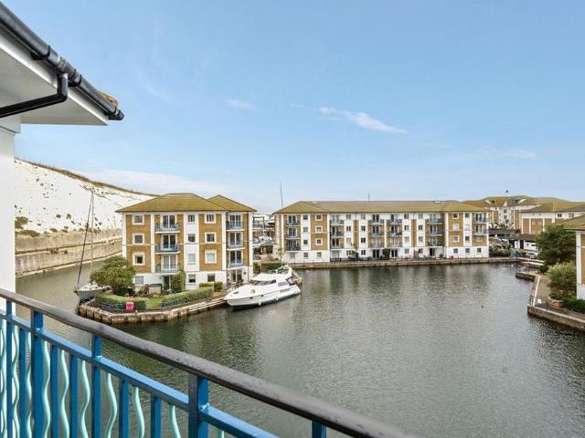 Apartment for rent in Brighton Marina, Roedean
