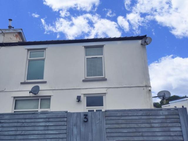 Flat for rent in Vaynor, Wales