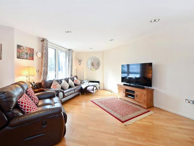 Flat for rent in Isle Of Dogs, Isle Of Man