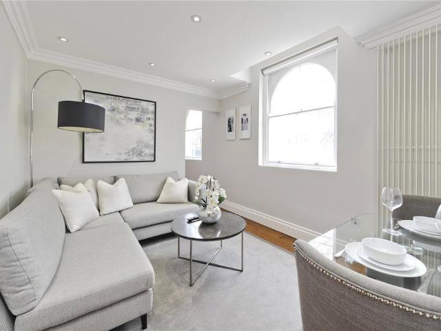 Flat for rent in Bayswater, Greater London