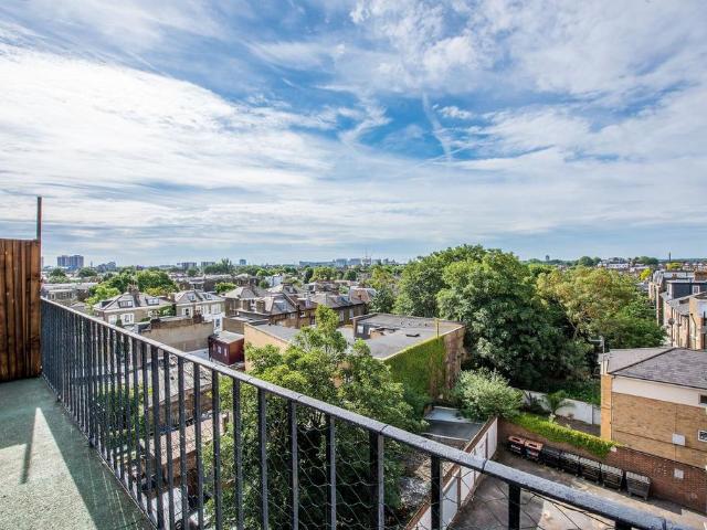 Flat for rent in Shepherd's Bush, Greater London