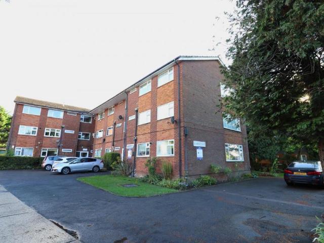 Flat for rent in Lewsey Farm