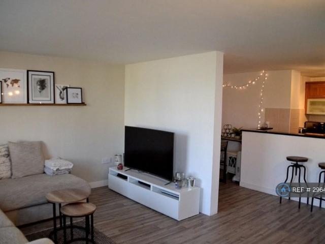 Apartment for rent in Lakenham, East Bank