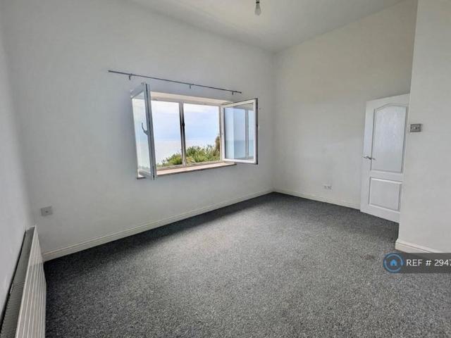 Apartment for rent in West Marina, Guestling Green