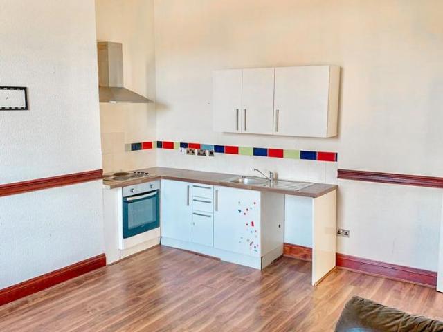 Apartment for rent in Dixons Green, West Midlands