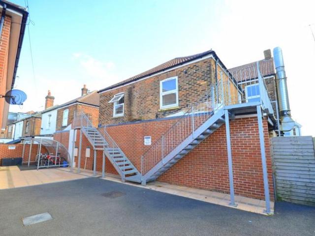 Flat for rent in Upper Parkstone, Poole