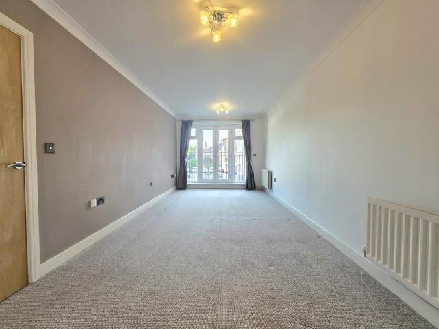 Apartment for rent in Widmore, Greater London